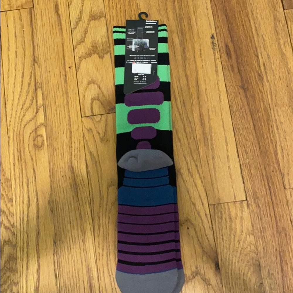 Unsimply stitched socks - Picture 4 of 5